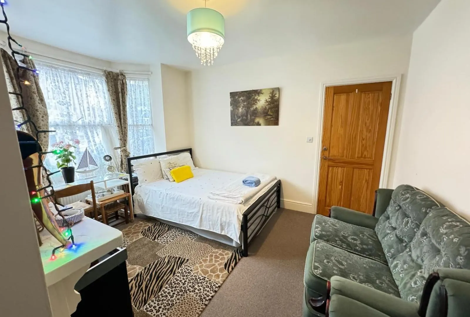 Homestay Big Private Room In Town Centre Eastleigh